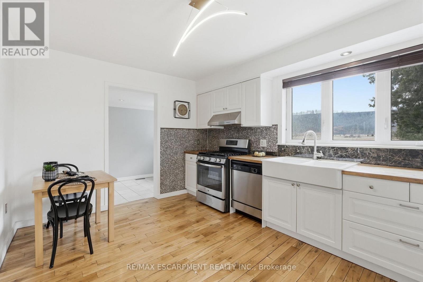 864 Highway 8, Hamilton, Ontario  L8E 5J3 - Photo 12 - X12905670