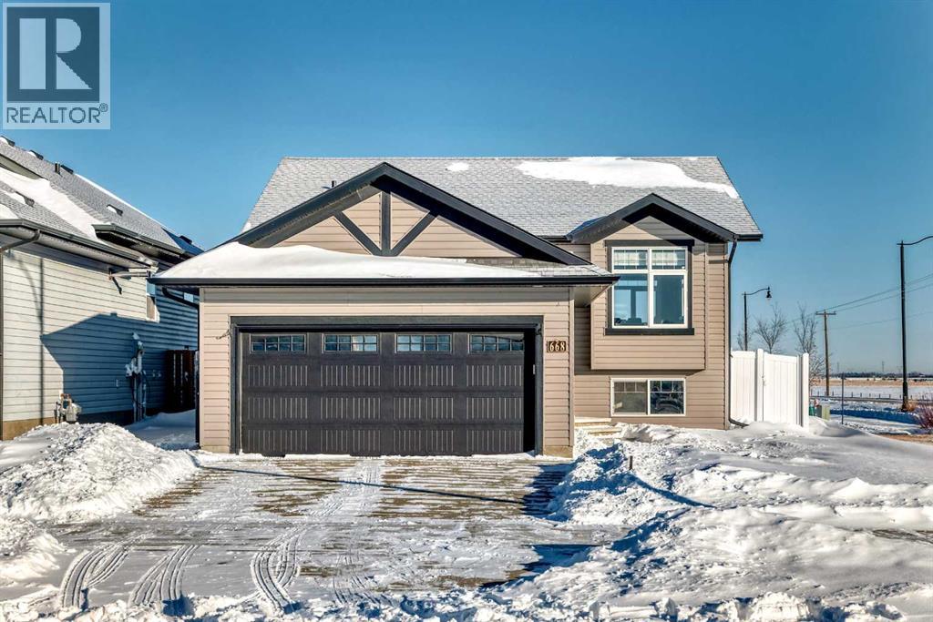 668 Robinson Avenue, Penhold, Alberta  T0M 0J0 - Photo 2 - A2287223