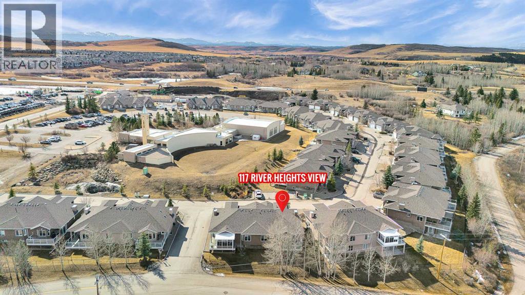 117 River Heights View, Cochrane, Alberta  T4C 0E6 - Photo 5 - A2295228