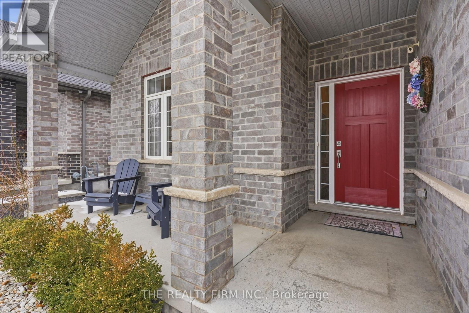 84 Collins Way, Strathroy-Caradoc, Ontario  N7G 0G2 - Photo 2 - X12905712