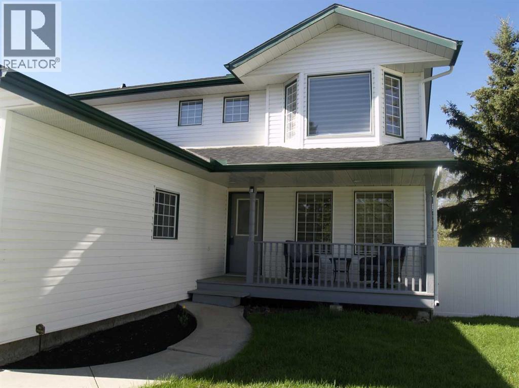 10 Pickwick Lane, Lacombe, Alberta  T4L 1T6 - Photo 3 - A2282110