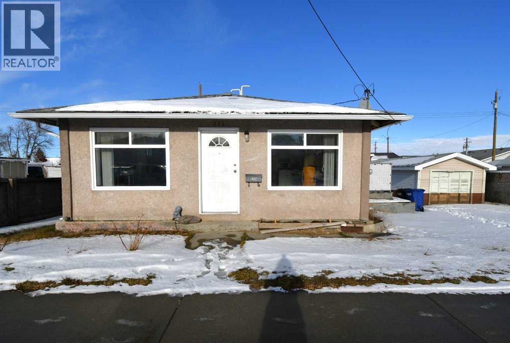 135 21 Street, Fort Macleod, Alberta
