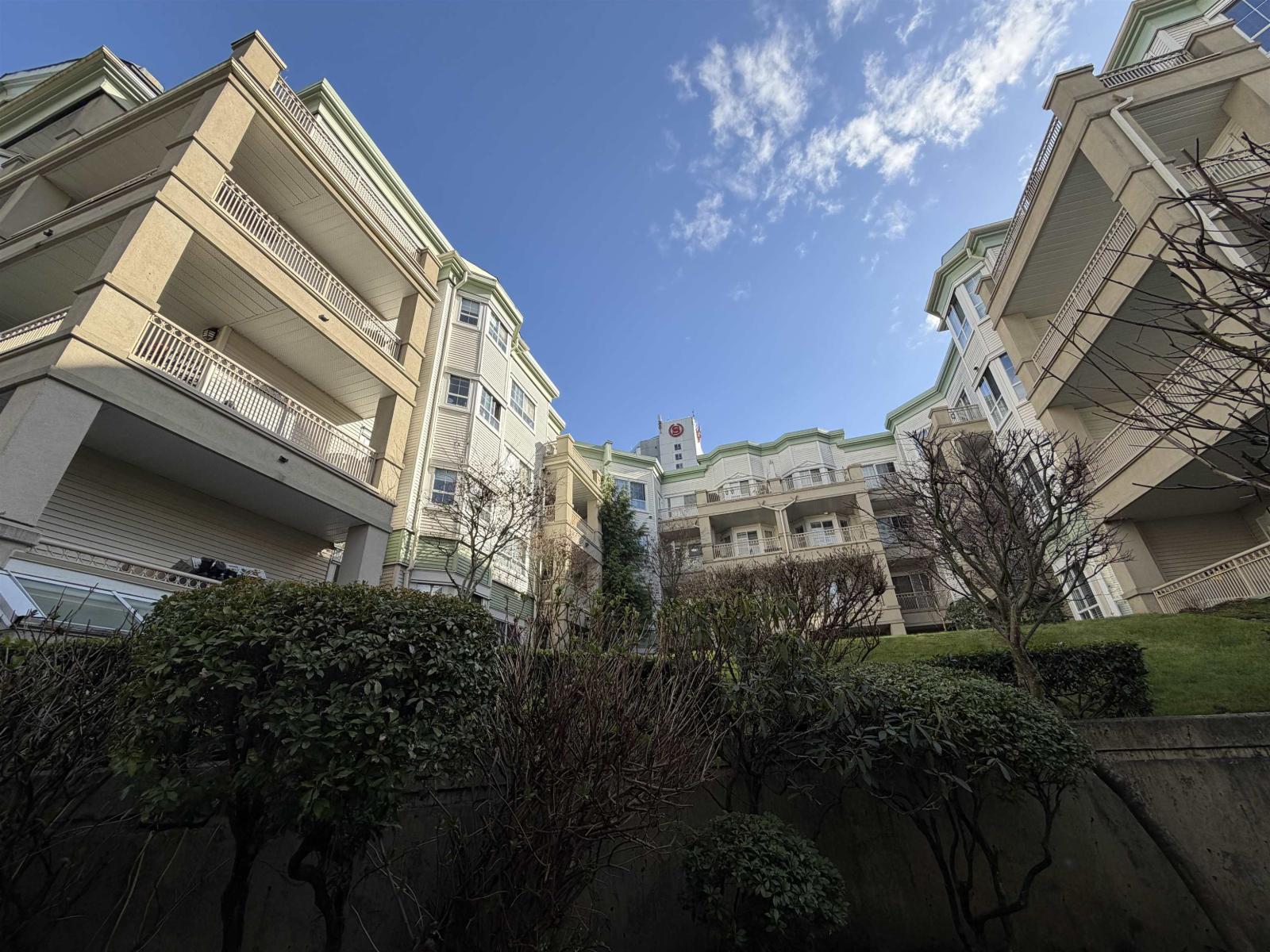 322 15268 105 Avenue, Surrey, British Columbia  V3R 0W8 - Photo 3 - R3098575