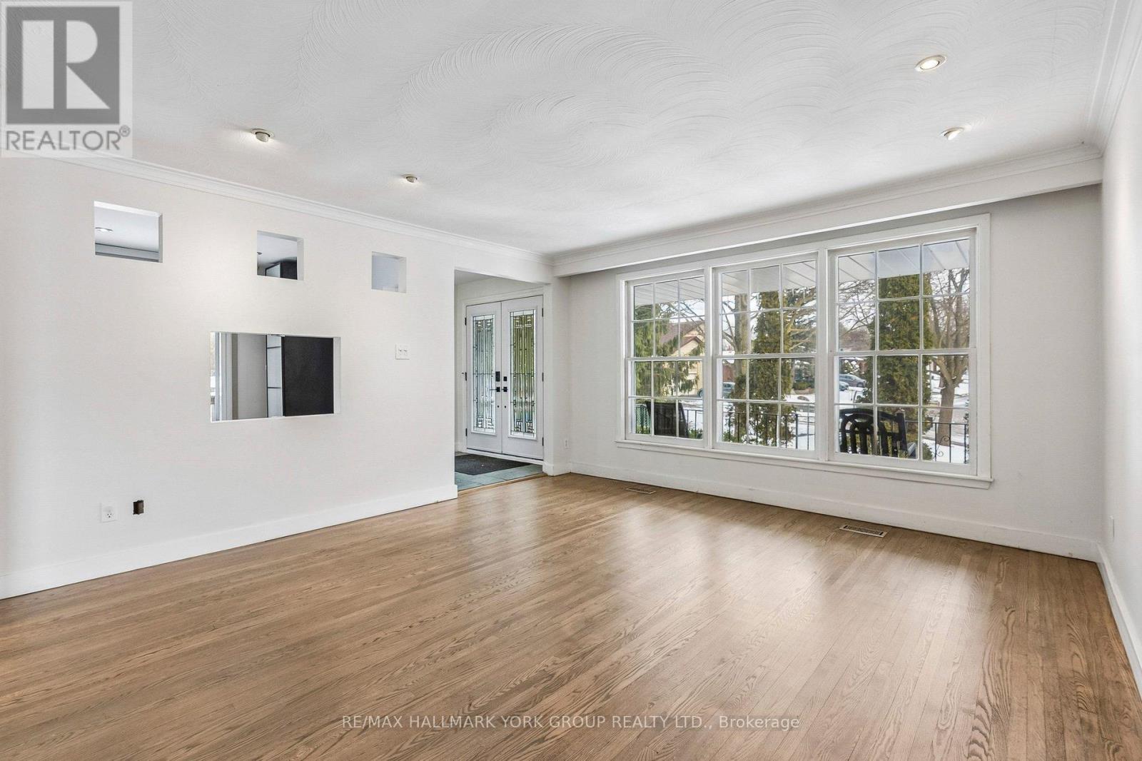 24 Coral Harbour Crescent, Markham, Ontario  L3T 2Z7 - Photo 7 - N12899070