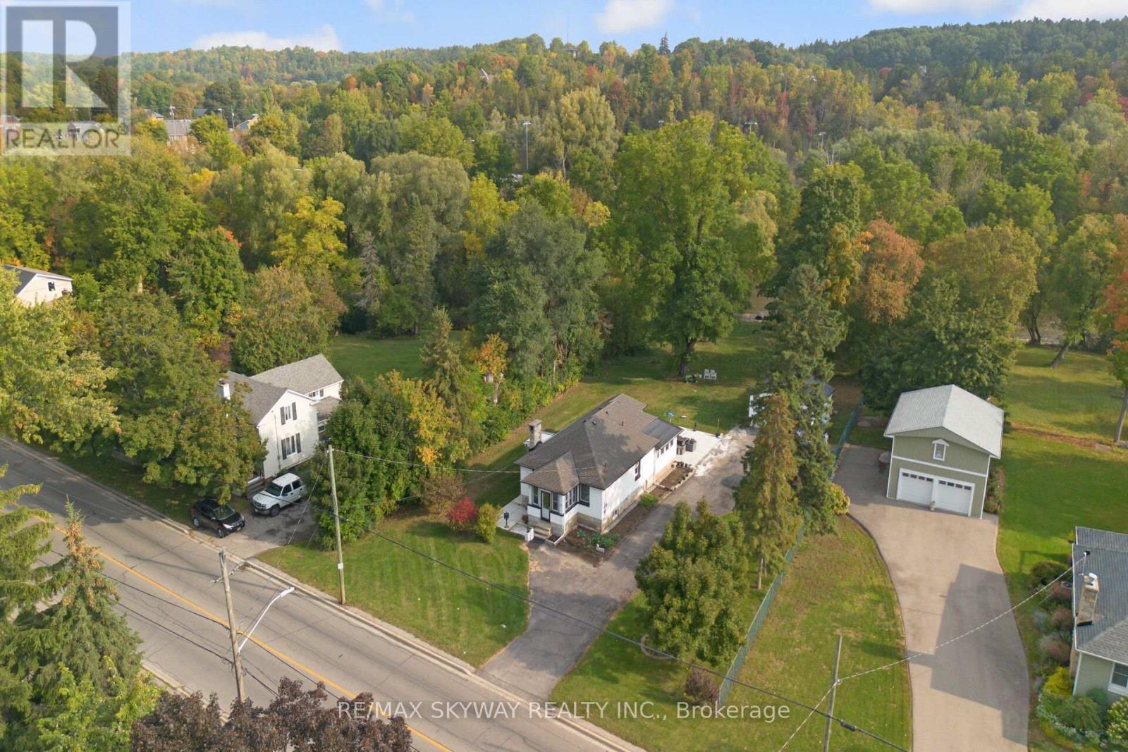 45 Confederation Street, Halton Hills, Ontario  L7G 3R4 - Photo 3 - W12680978