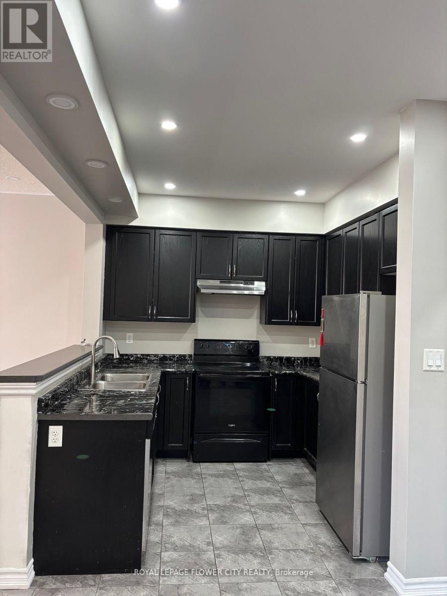 38 Walbrook Road, Brampton, Ontario  L7A 1K4 - Photo 11 - W12905716