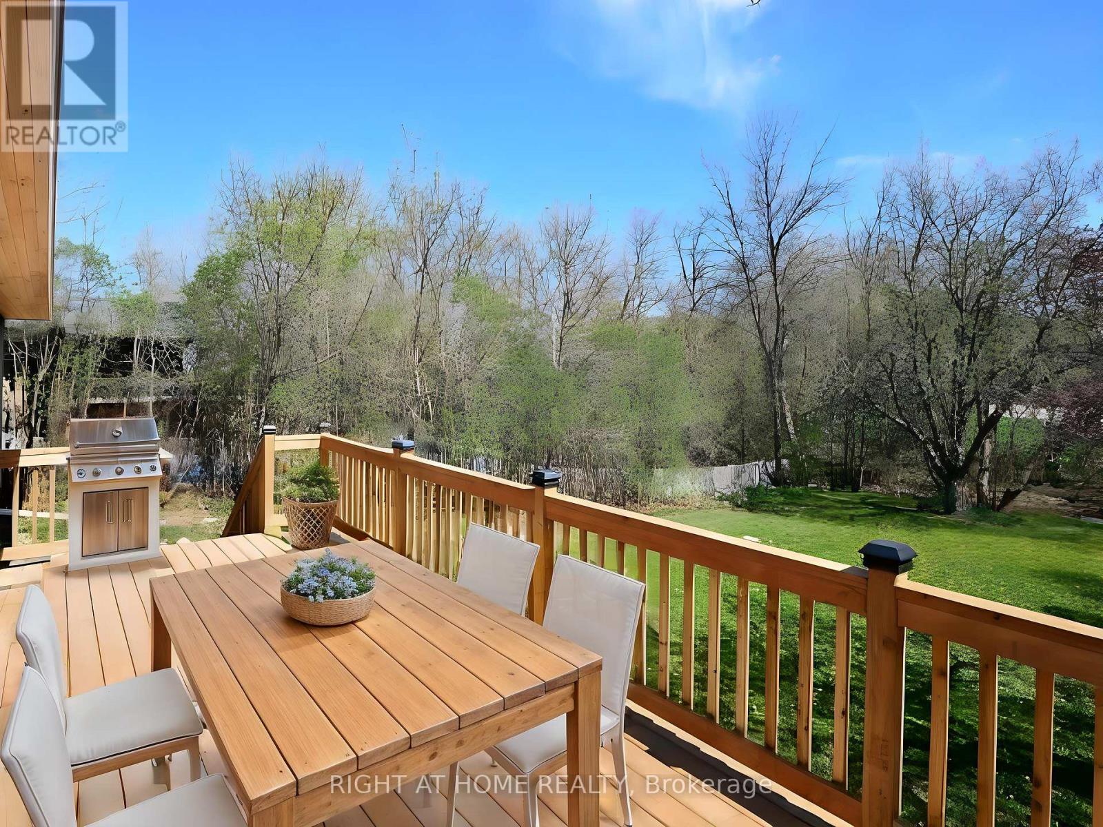 15 Pioneer Drive, Mississauga, Ontario  L5M 1G8 - Photo 11 - W12904774