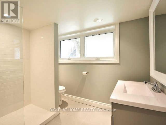 15 Pioneer Drive, Mississauga, Ontario  L5M 1G8 - Photo 10 - W12904774