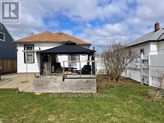 24 Lincoln Avenue, St. Catharines, Ontario  L2P 2C6 - Photo 11 - X12905728