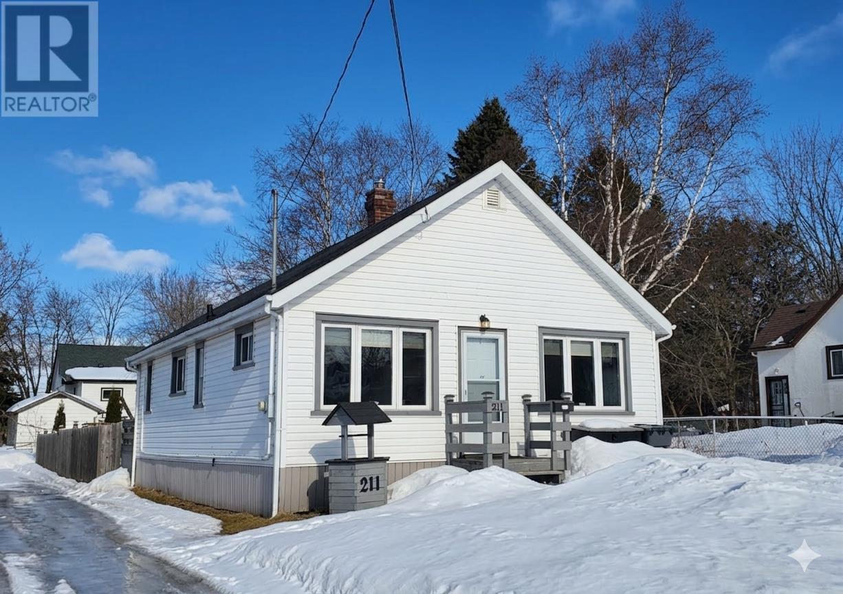 211 McCulloch St, Thunder Bay, Ontario