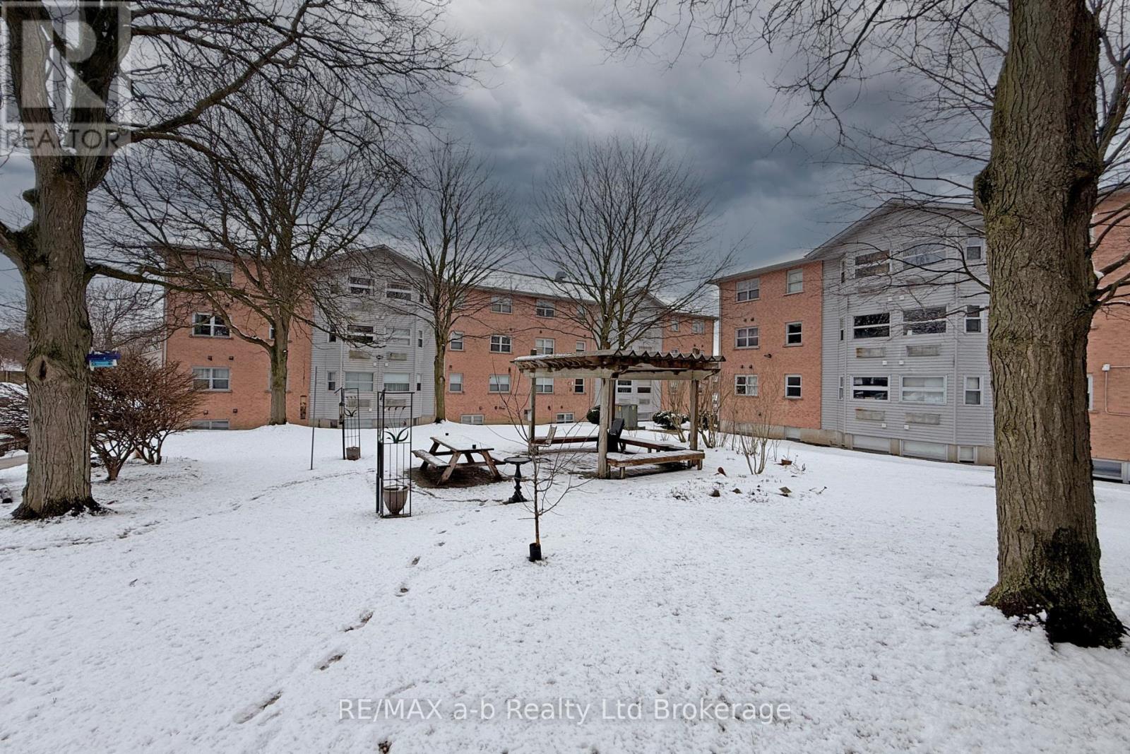 36 - 64 Hiawatha Road, Woodstock, Ontario  N4T 1P4 - Photo 15 - X12905768