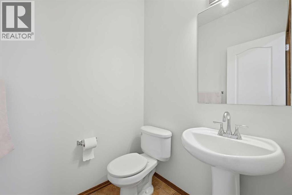 125 Panamount Heath Nw, Calgary, Alberta  T3K 6J9 - Photo 12 - A2291772