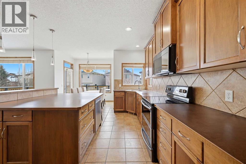 125 Panamount Heath Nw, Calgary, Alberta  T3K 6J9 - Photo 8 - A2291772