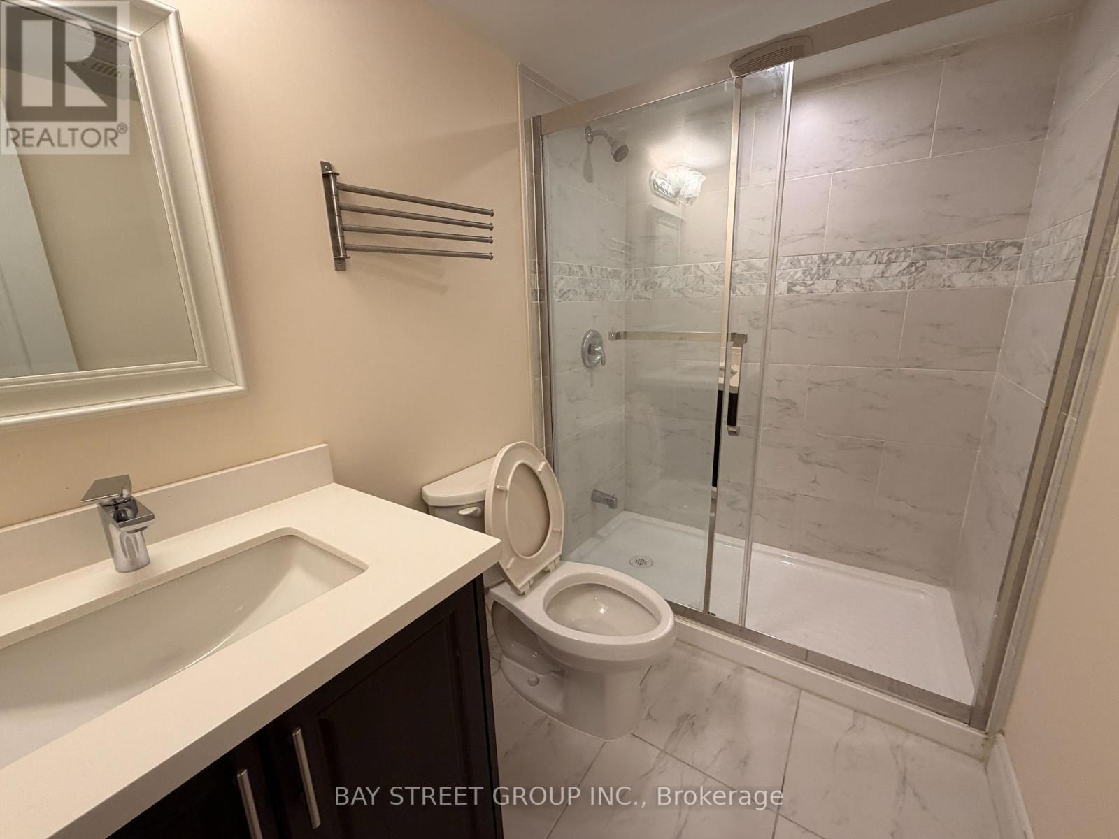 26 Campden Place, Markham, Ontario  L6C 2J8 - Photo 18 - N12905750