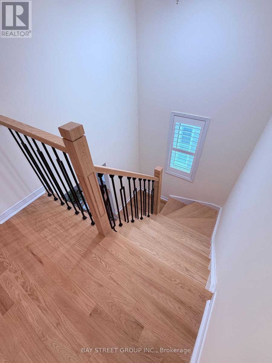 26 Campden Place, Markham, Ontario  L6C 2J8 - Photo 7 - N12905750