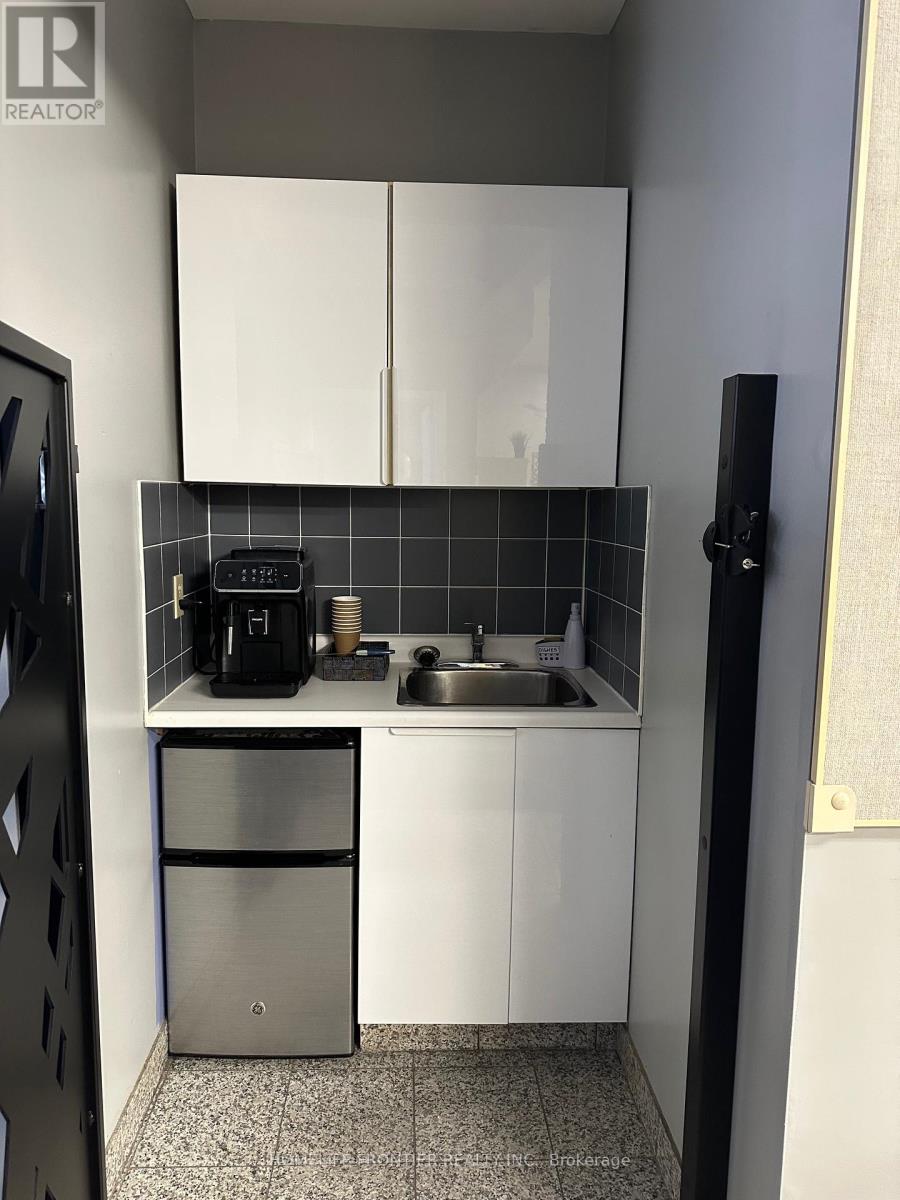 9 - 200 Edgeley Boulevard E, Vaughan, Ontario  L4K 3Y8 - Photo 5 - N12905754