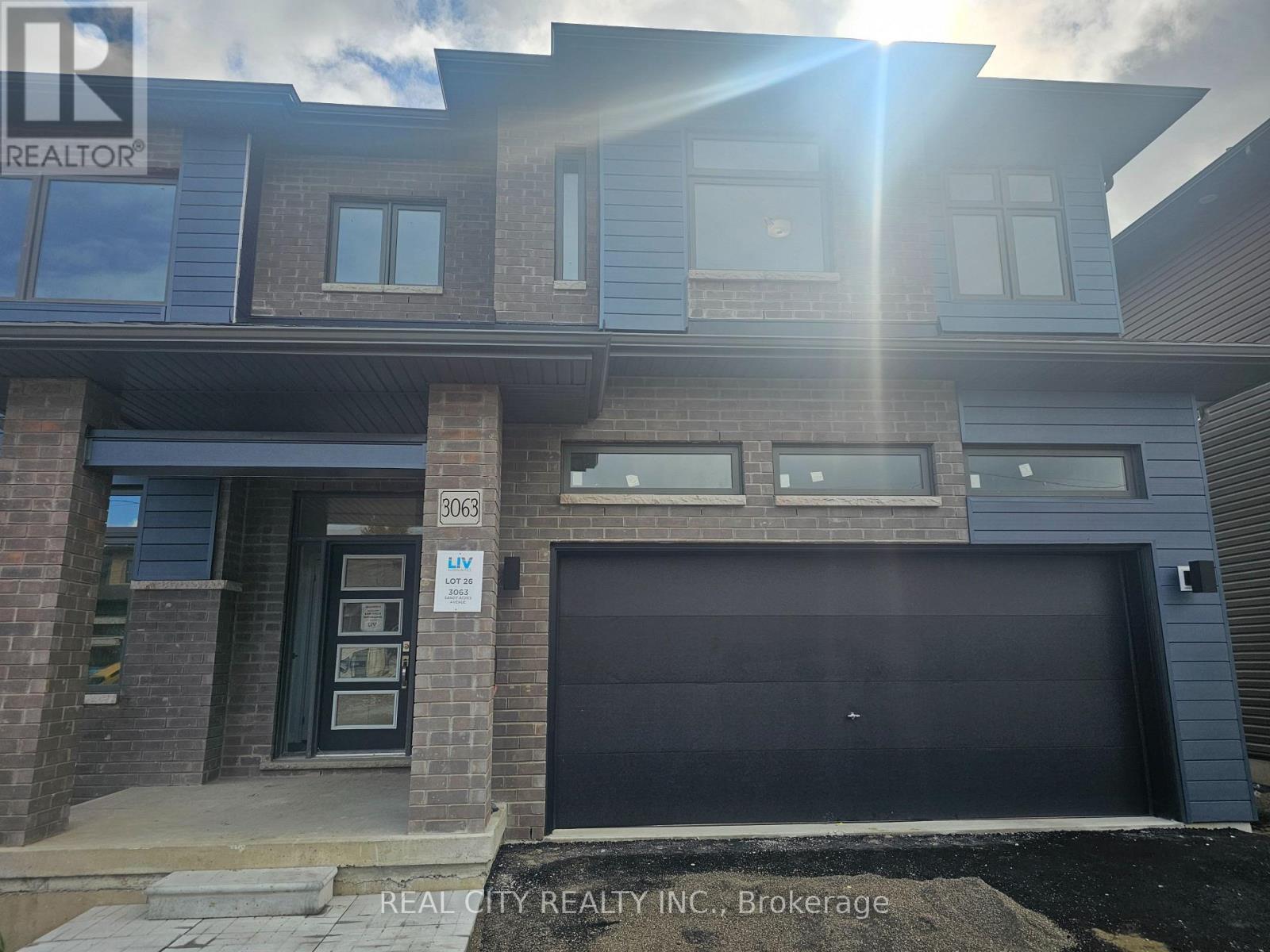 3063 SANDY ACRES AVENUE, Severn, Ontario