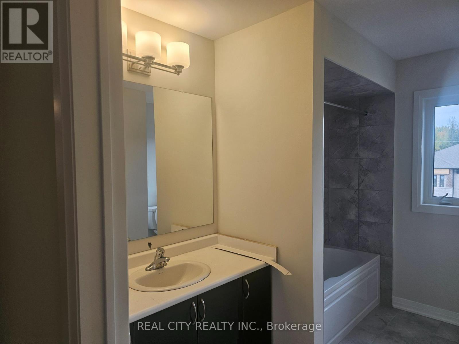 3063 Sandy Acres Avenue, Severn, Ontario  L3V 6H3 - Photo 16 - S12905760