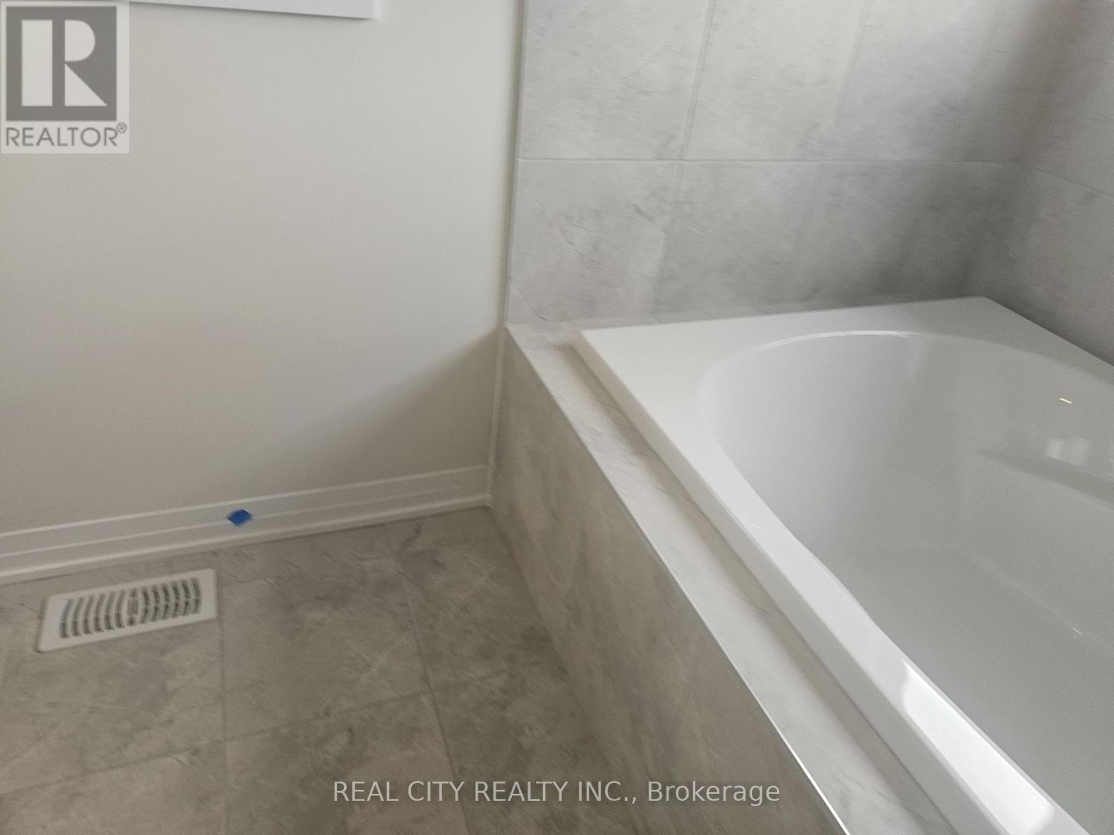 3063 Sandy Acres Avenue, Severn, Ontario  L3V 6H3 - Photo 17 - S12905760