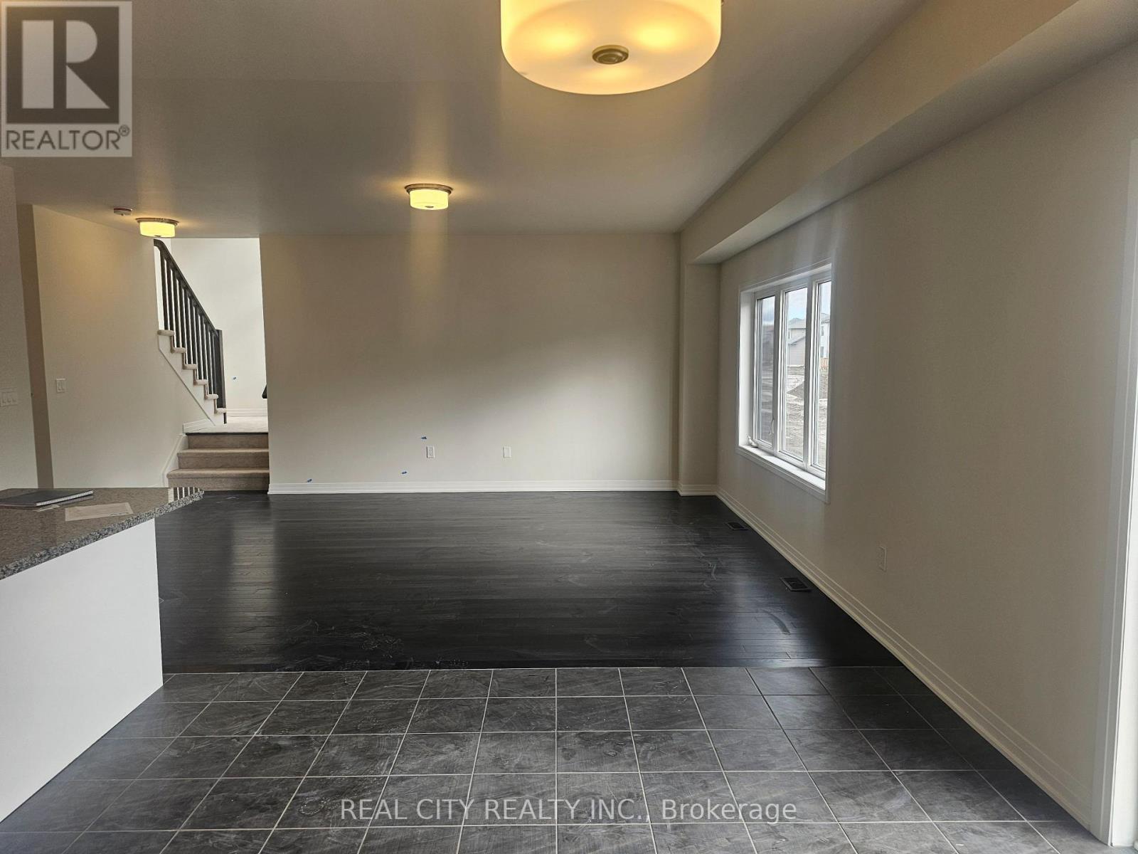 3063 Sandy Acres Avenue, Severn, Ontario  L3V 6H3 - Photo 6 - S12905760