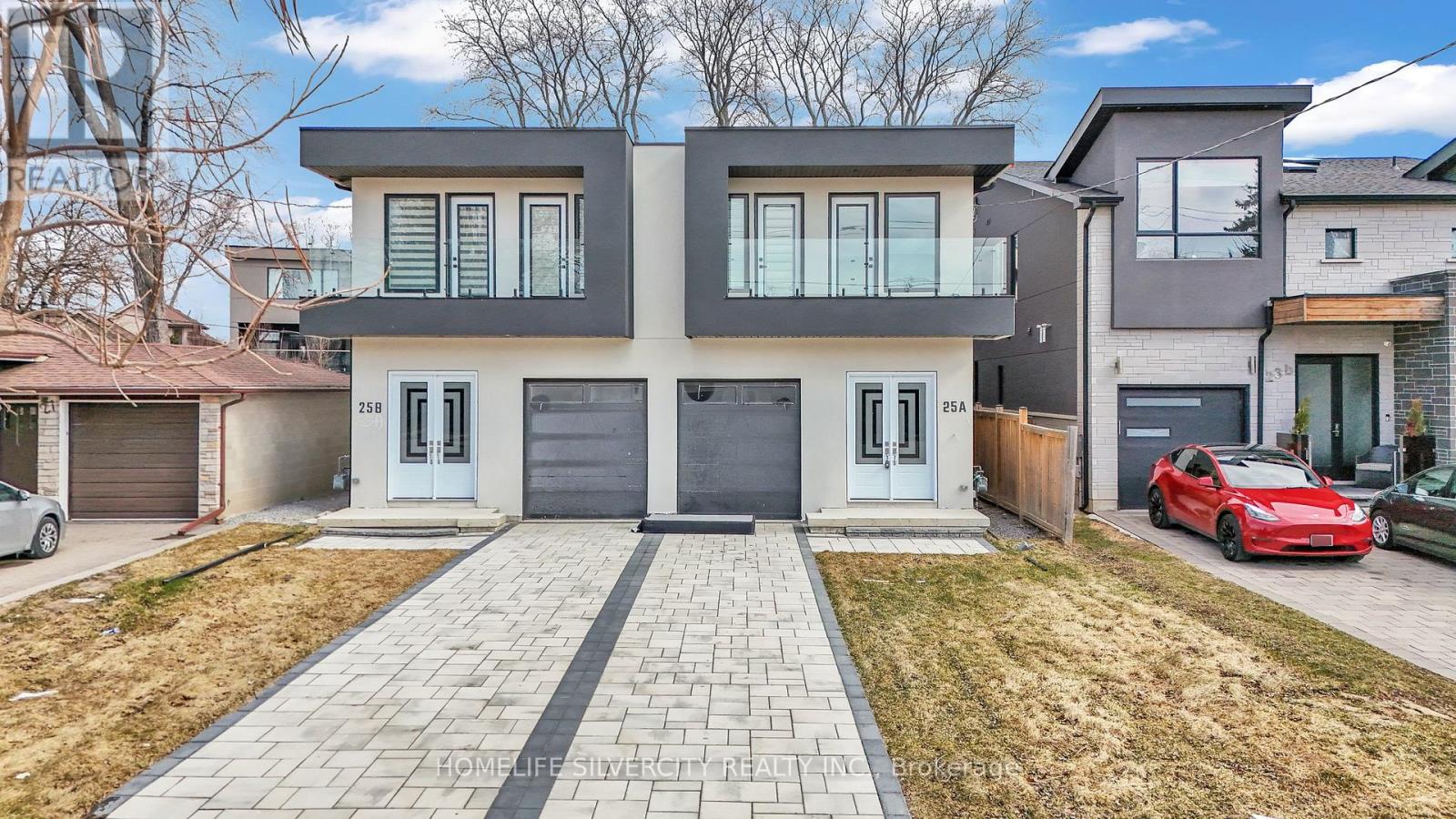 25a Pine Avenue N, Mississauga, Ontario  L5H 2P9 - Photo 2 - W12905730