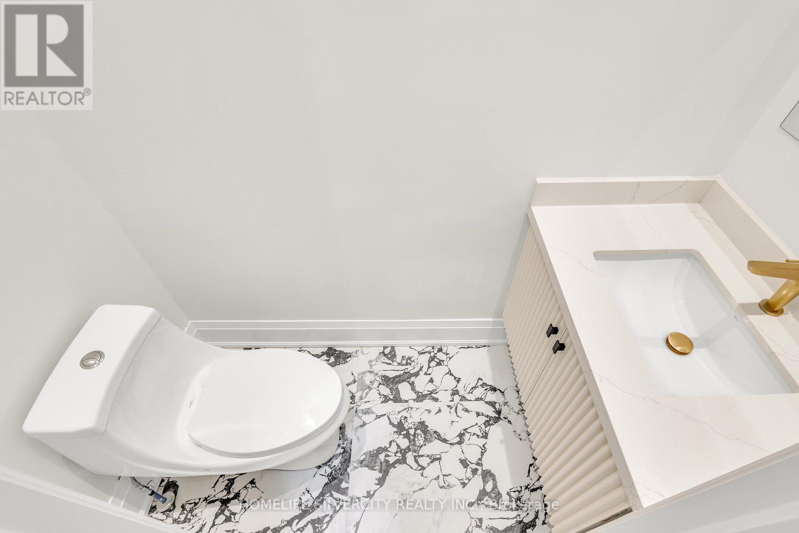 25a Pine Avenue N, Mississauga, Ontario  L5H 2P9 - Photo 24 - W12905730