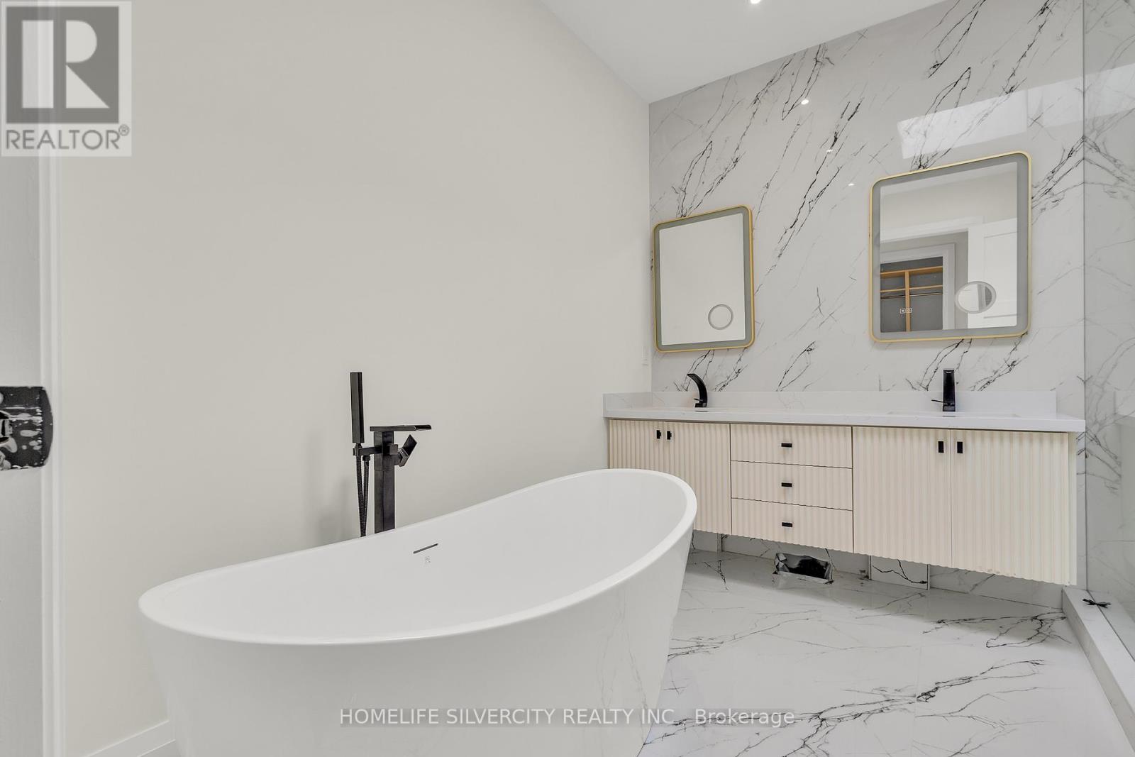 25a Pine Avenue N, Mississauga, Ontario  L5H 2P9 - Photo 30 - W12905730