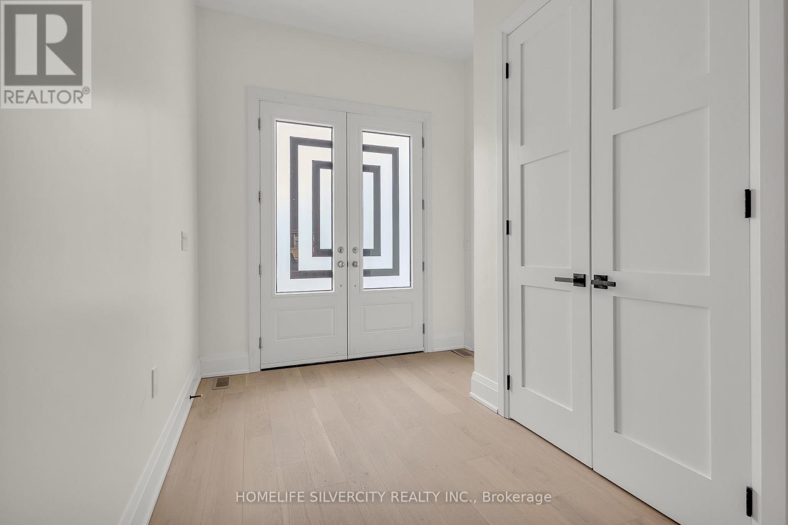 25a Pine Avenue N, Mississauga, Ontario  L5H 2P9 - Photo 7 - W12905730