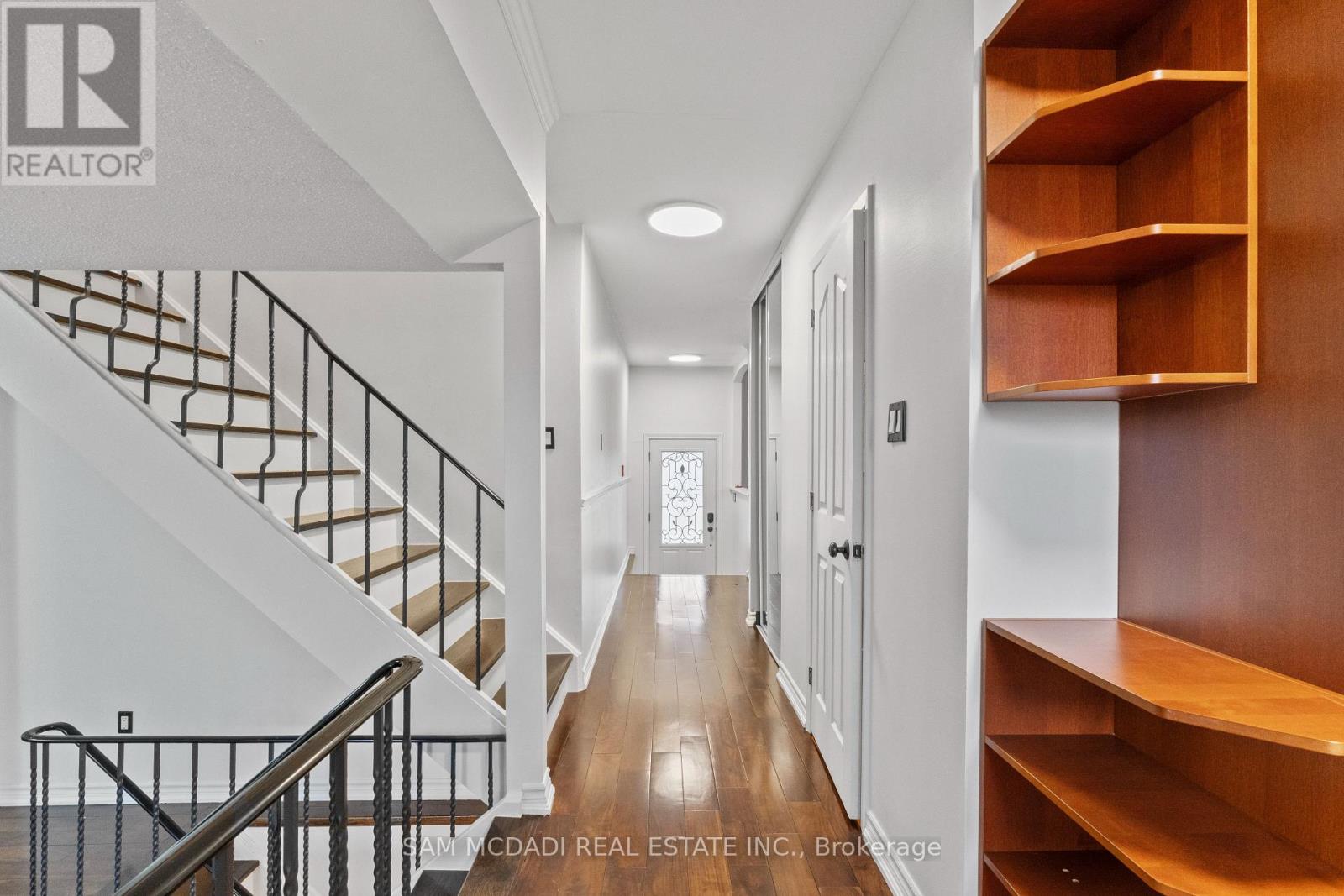 6085 Starfield Crescent, Mississauga, Ontario  L5N 1X2 - Photo 12 - W12905732