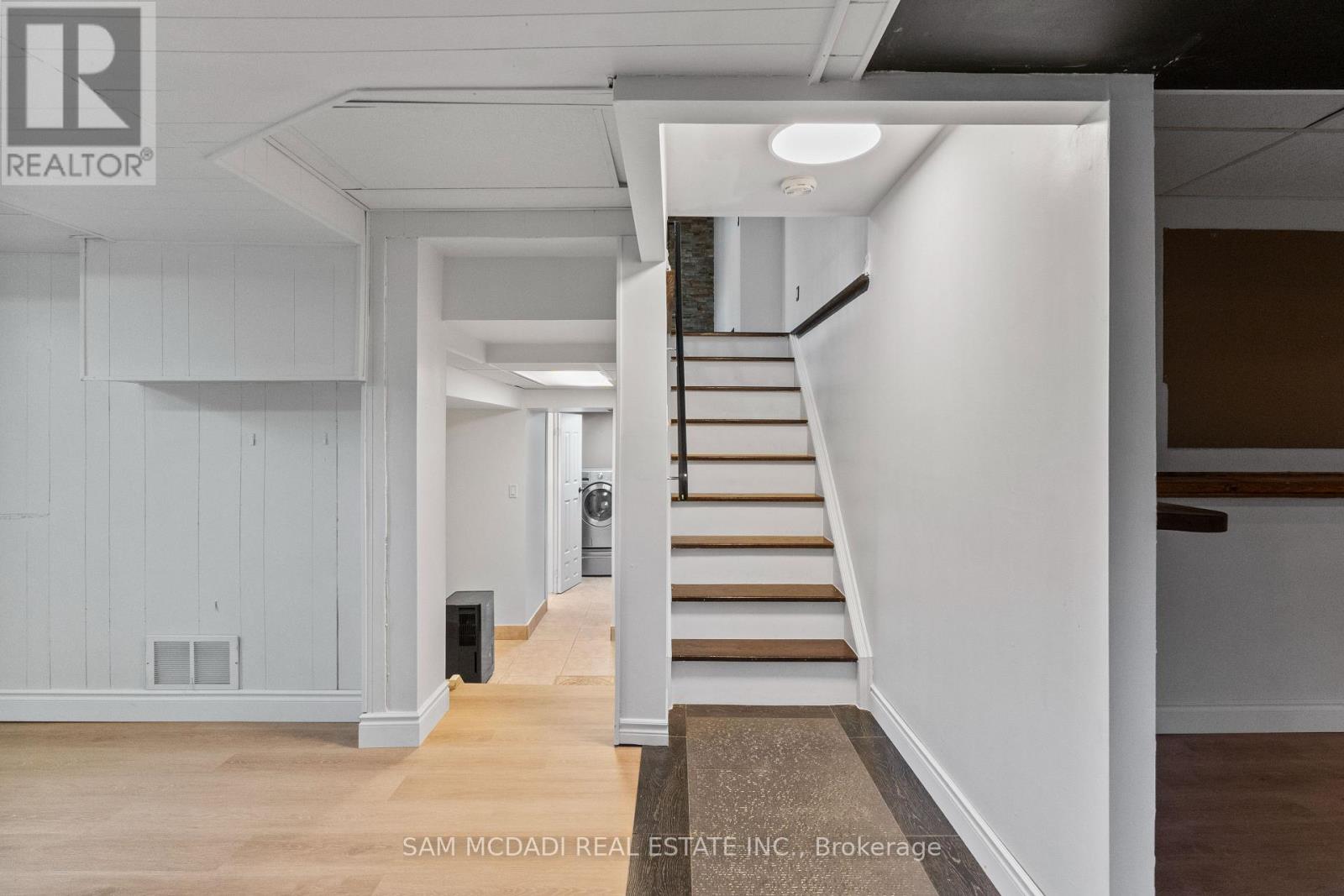 6085 Starfield Crescent, Mississauga, Ontario  L5N 1X2 - Photo 32 - W12905732