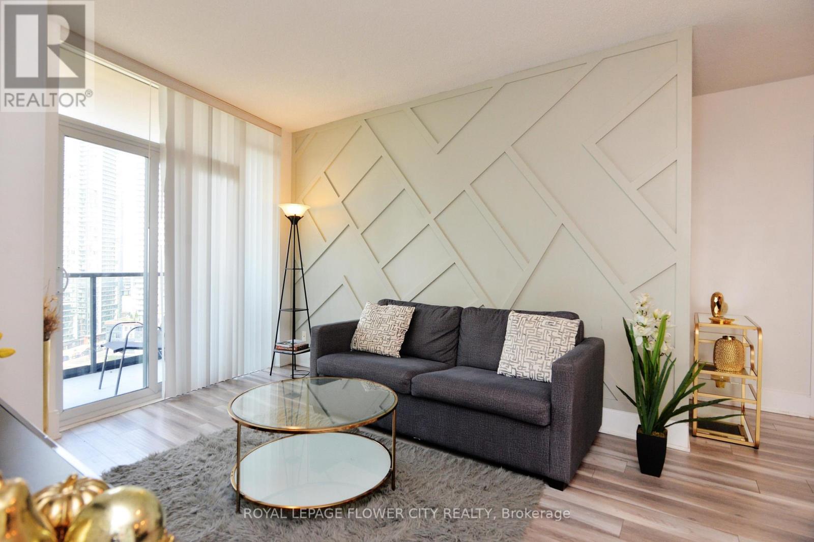 1902 - 330 Burnhamthorpe Road W, Mississauga, Ontario  L5B 0E1 - Photo 10 - W12905752