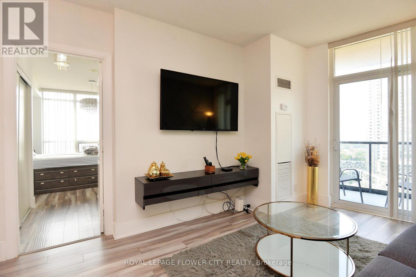 1902 - 330 Burnhamthorpe Road W, Mississauga, Ontario  L5B 0E1 - Photo 11 - W12905752