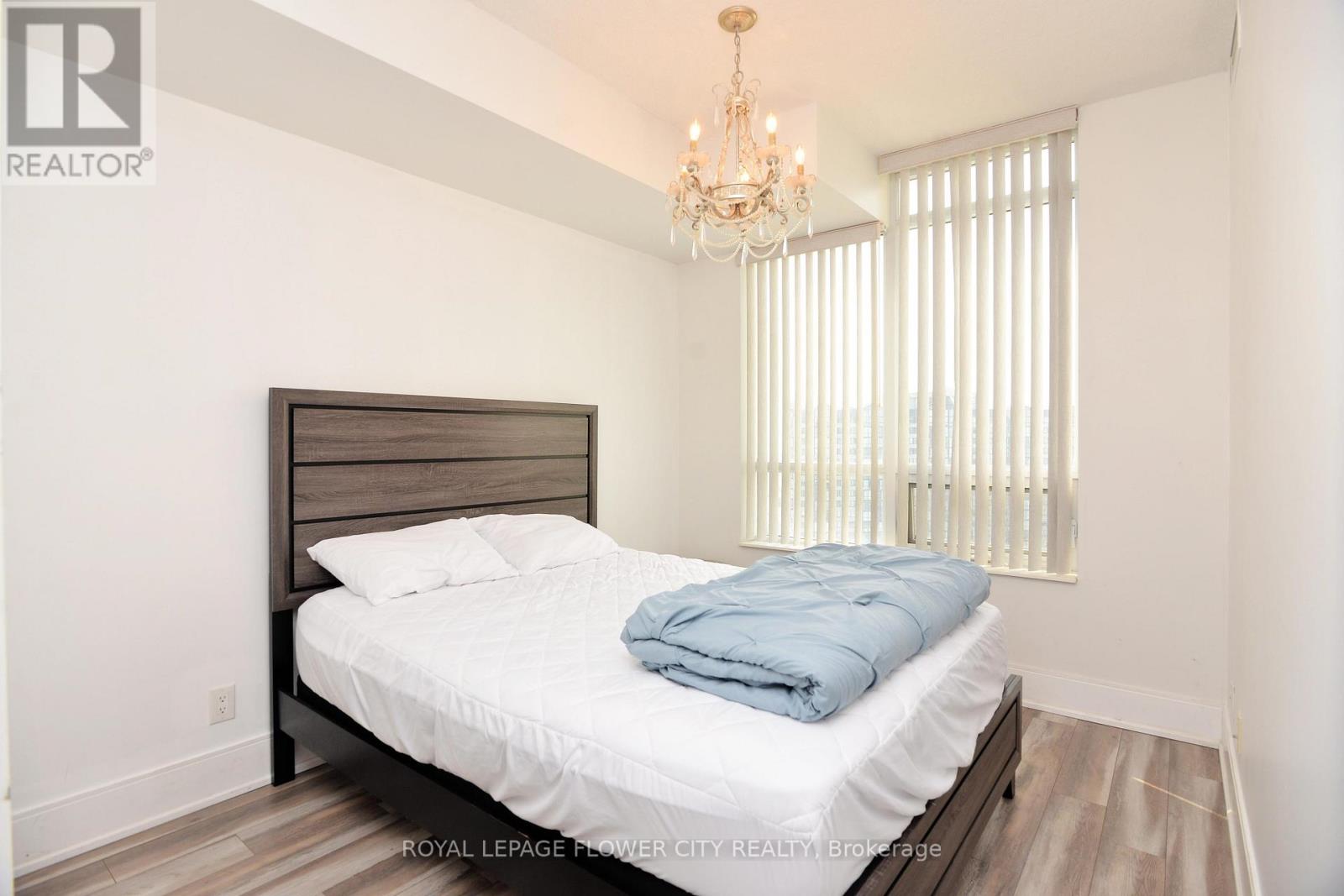 1902 - 330 Burnhamthorpe Road W, Mississauga, Ontario  L5B 0E1 - Photo 21 - W12905752