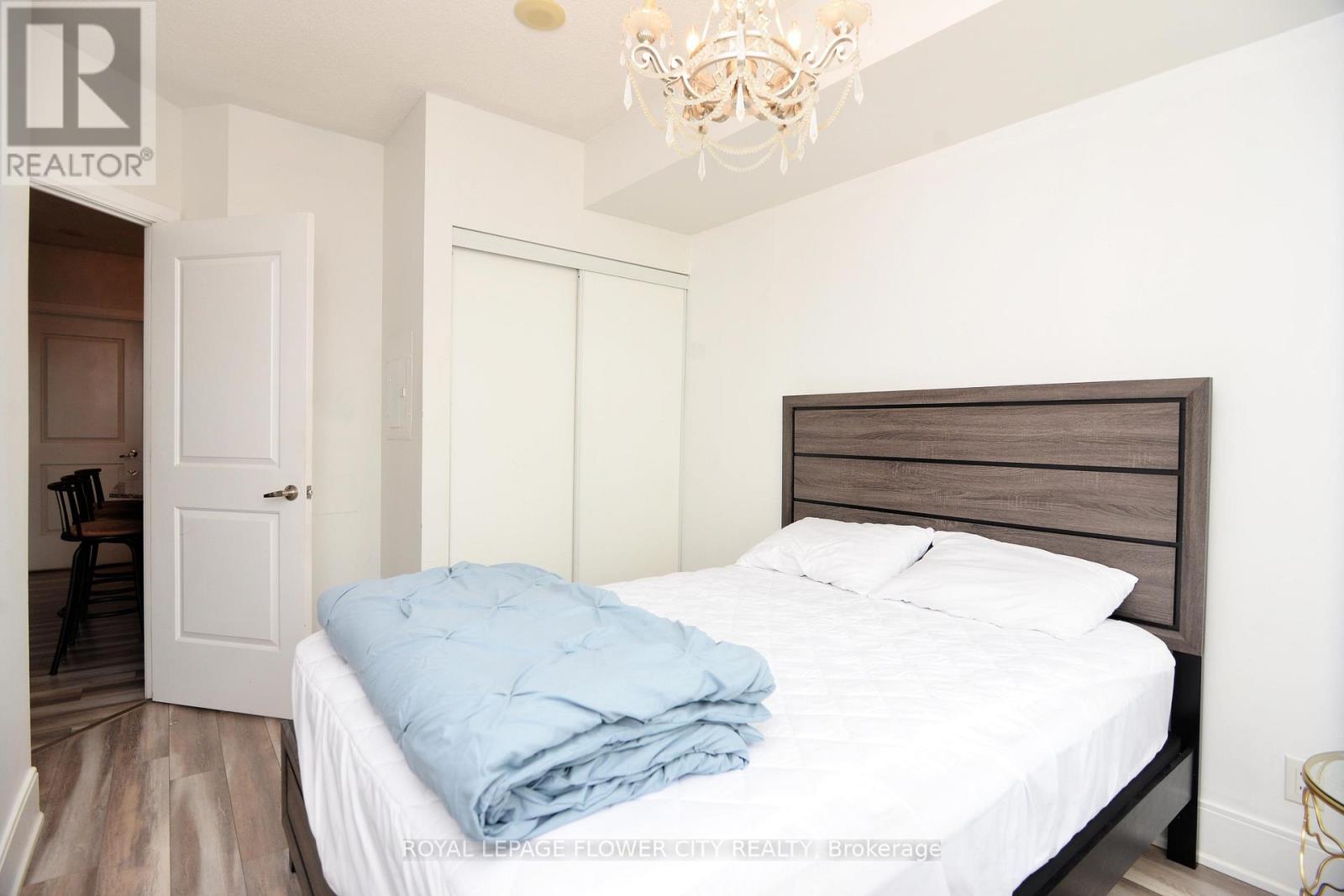 1902 - 330 Burnhamthorpe Road W, Mississauga, Ontario  L5B 0E1 - Photo 22 - W12905752