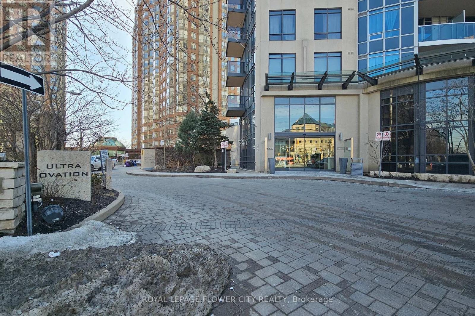 1902 - 330 Burnhamthorpe Road W, Mississauga, Ontario  L5B 0E1 - Photo 3 - W12905752