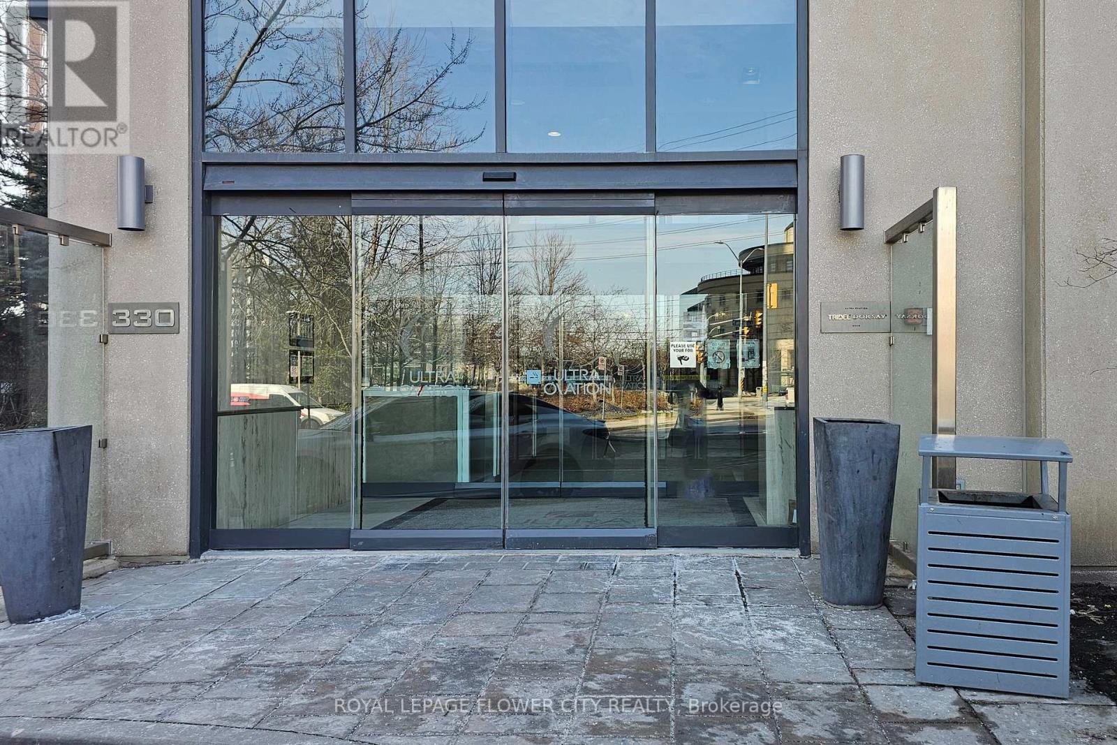 1902 - 330 Burnhamthorpe Road W, Mississauga, Ontario  L5B 0E1 - Photo 4 - W12905752