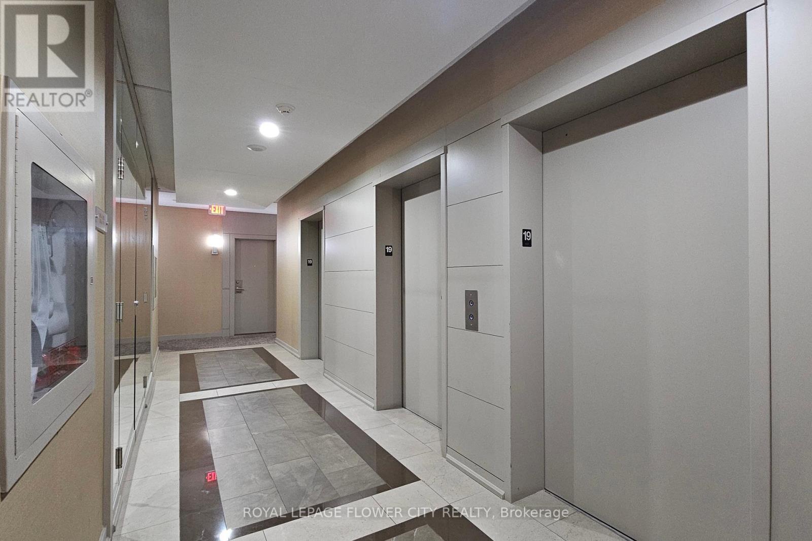 1902 - 330 Burnhamthorpe Road W, Mississauga, Ontario  L5B 0E1 - Photo 5 - W12905752