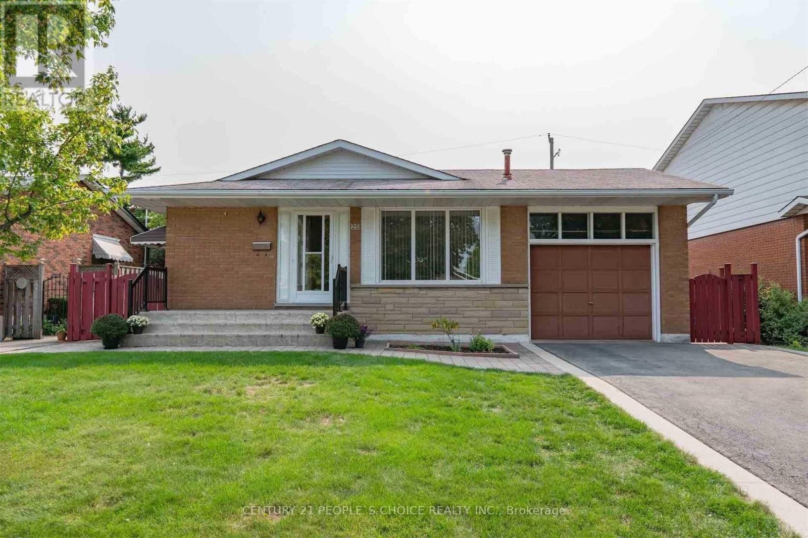 25 DARLINGTON DRIVE, Hamilton, Ontario