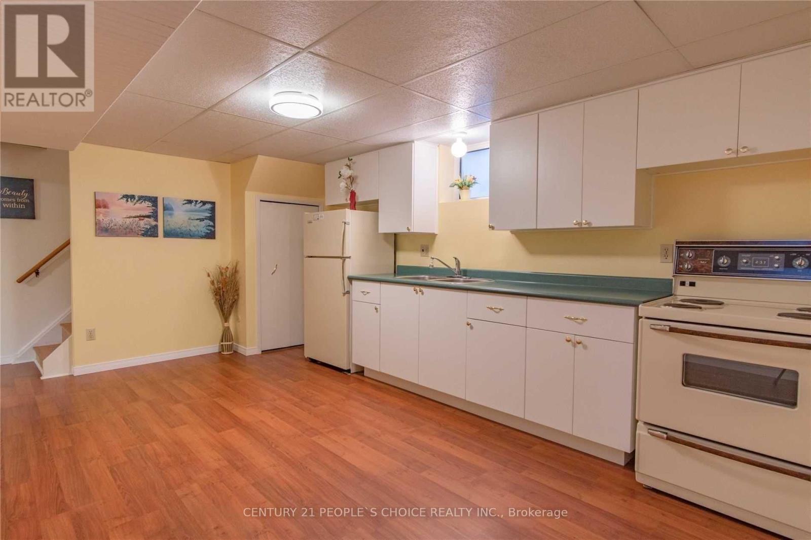 25 Darlington Drive, Hamilton, Ontario  L9C 2L8 - Photo 13 - X12905736