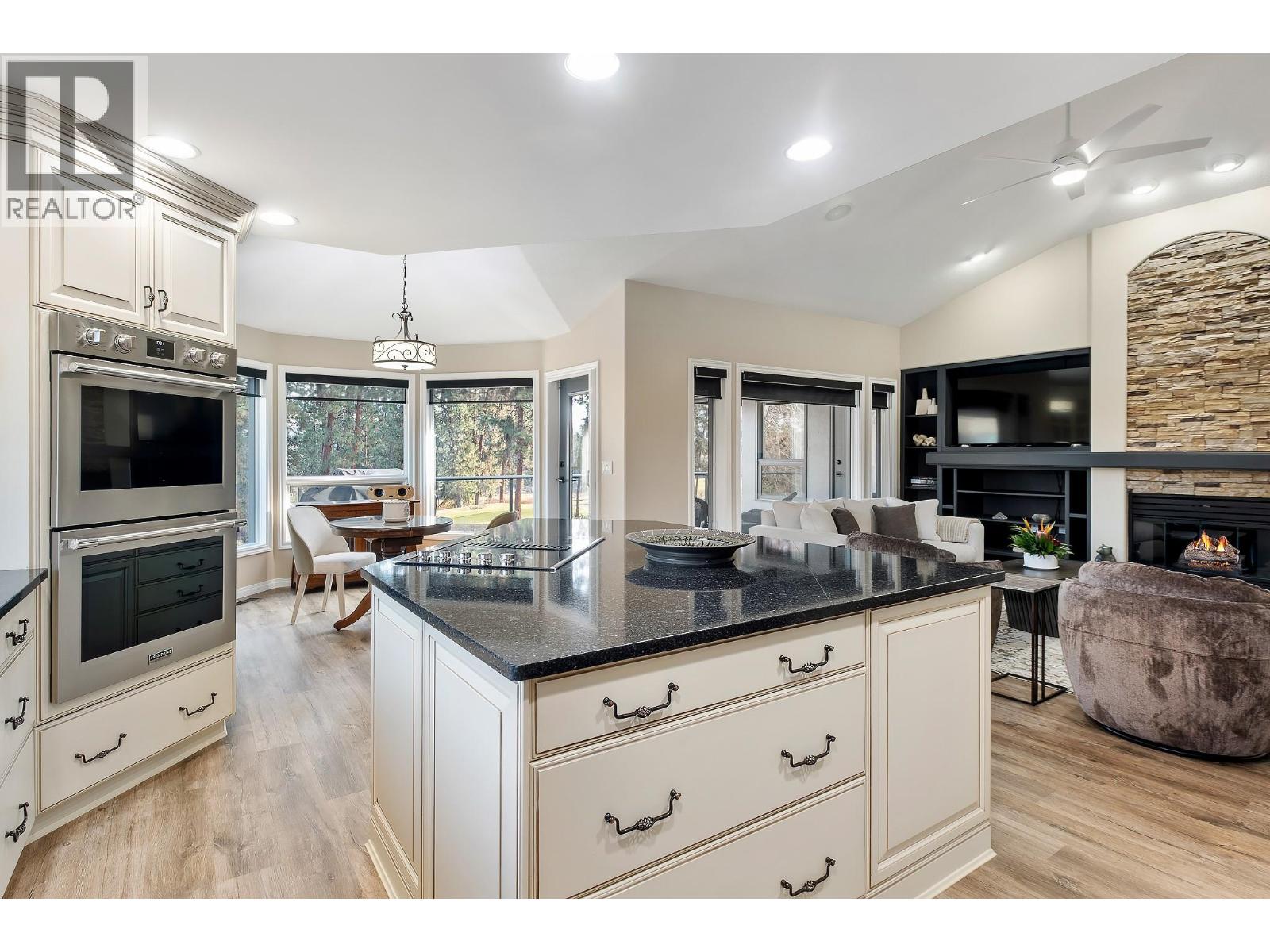 3907 Gallaghers Circle, Kelowna, British Columbia  V1W 3Z9 - Photo 12 - 10376125