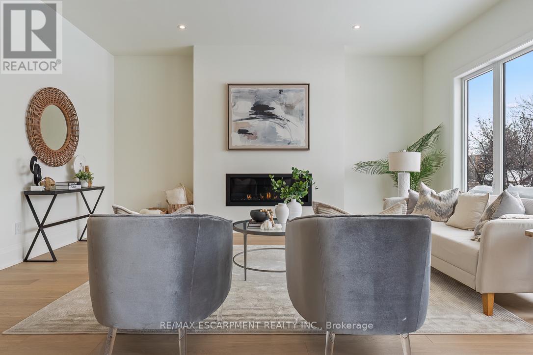 2354 Eighth Line, Oakville, Ontario  L6H 7E6 - Photo 13 - W12905772