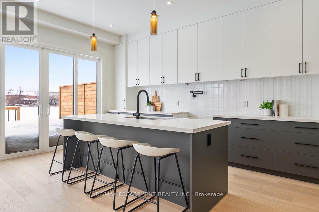 2354 Eighth Line, Oakville, Ontario  L6H 7E6 - Photo 18 - W12905772