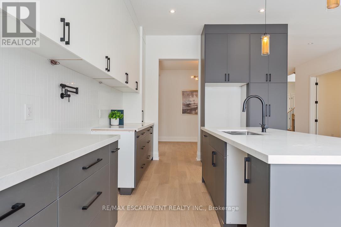 2354 Eighth Line, Oakville, Ontario  L6H 7E6 - Photo 20 - W12905772