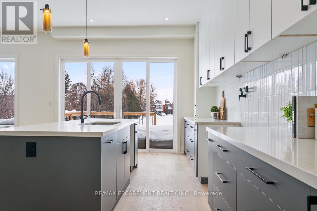 2354 Eighth Line, Oakville, Ontario  L6H 7E6 - Photo 21 - W12905772