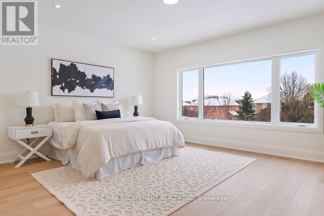 2354 Eighth Line, Oakville, Ontario  L6H 7E6 - Photo 25 - W12905772