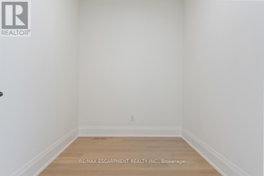 2354 Eighth Line, Oakville, Ontario  L6H 7E6 - Photo 34 - W12905772