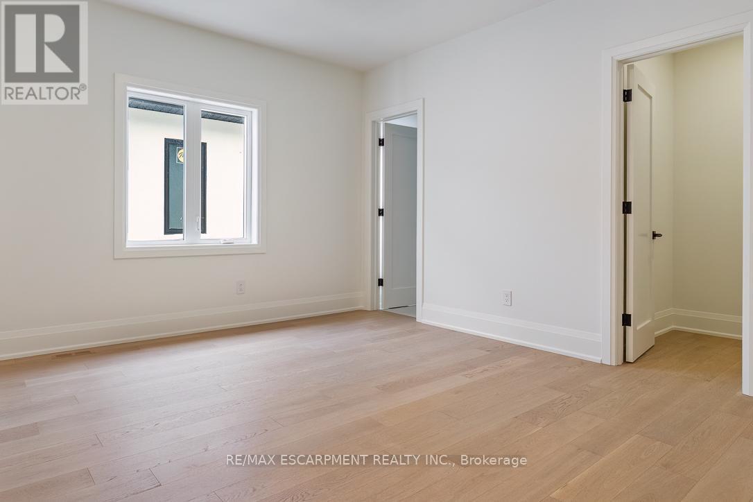 2354 Eighth Line, Oakville, Ontario  L6H 7E6 - Photo 37 - W12905772