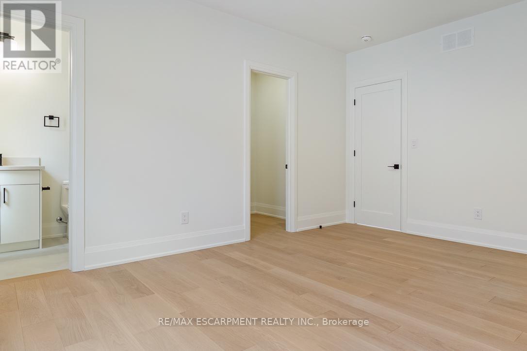 2354 Eighth Line, Oakville, Ontario  L6H 7E6 - Photo 38 - W12905772