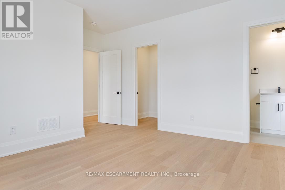 2354 Eighth Line, Oakville, Ontario  L6H 7E6 - Photo 41 - W12905772