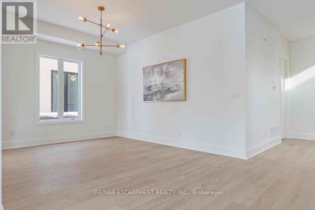 2354 Eighth Line, Oakville, Ontario  L6H 7E6 - Photo 7 - W12905772